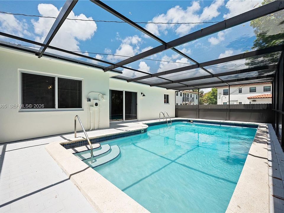 1st image of 4220 SW 14th St #4220