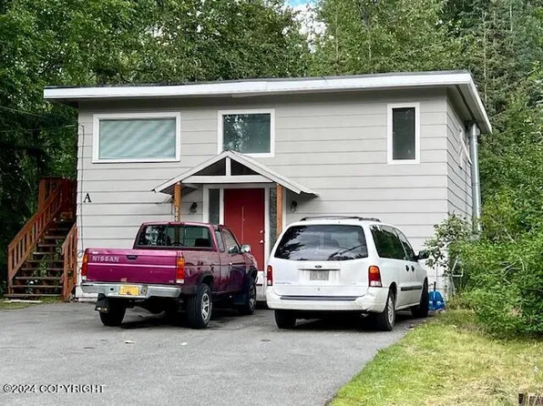 3005 Willow St, Anchorage, AK 99517