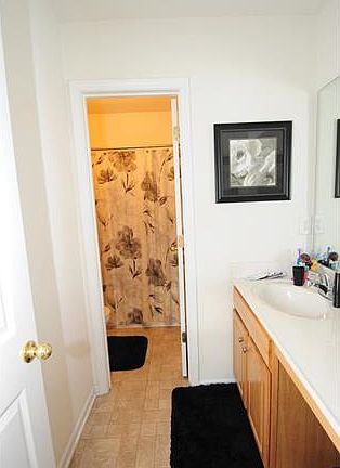 5th image of 108 Saye Pl #522