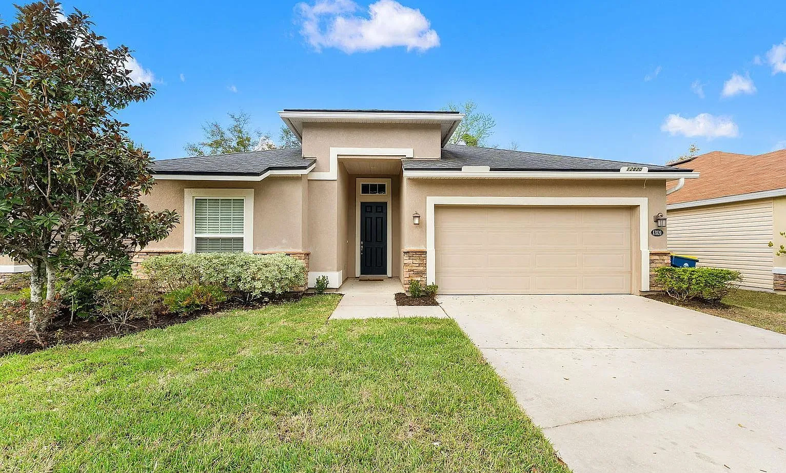 3 bed, 2.0 bath, 1982 sqft, $2,350 — Photo 1