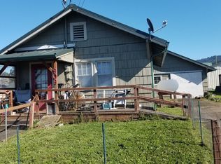909 B St, Myrtle Point, OR 97458