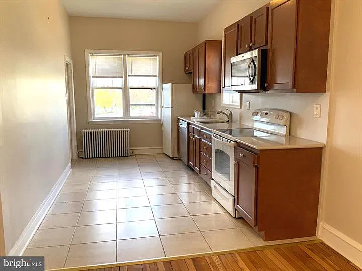 2 bed, 1000 sqft, $1,750 — Photo 4