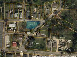 136 Chestnut St, Camden, TN 38320