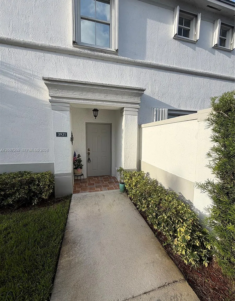 Villas At Nautica One Con — Photo 2