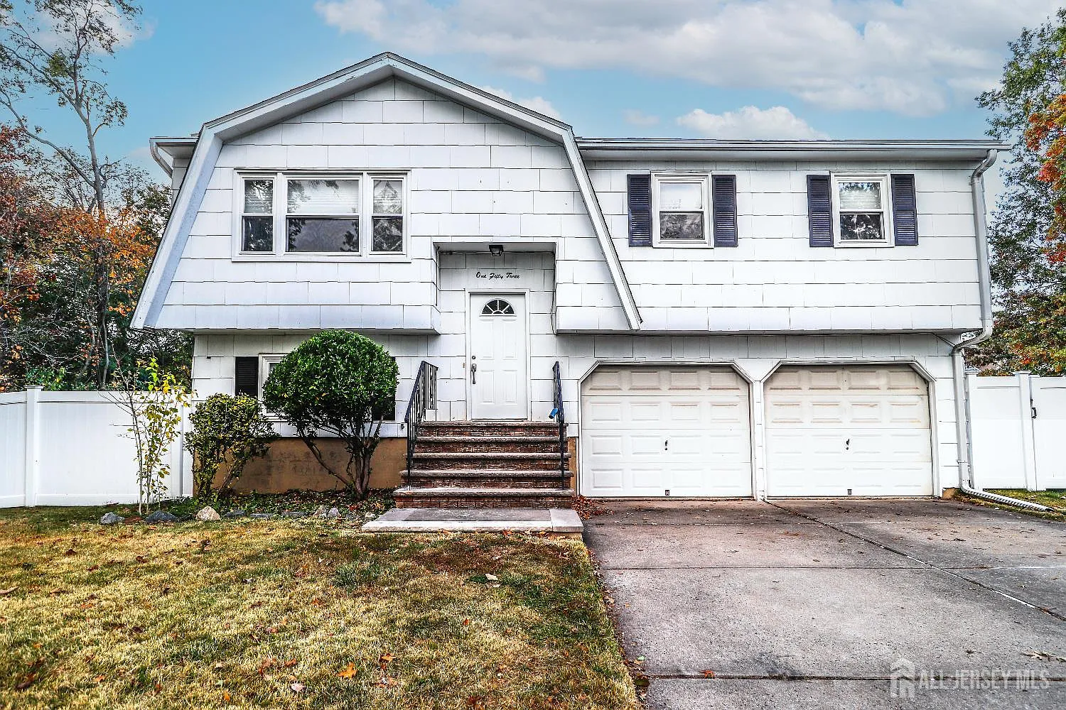 153 Howard Ave photo 1