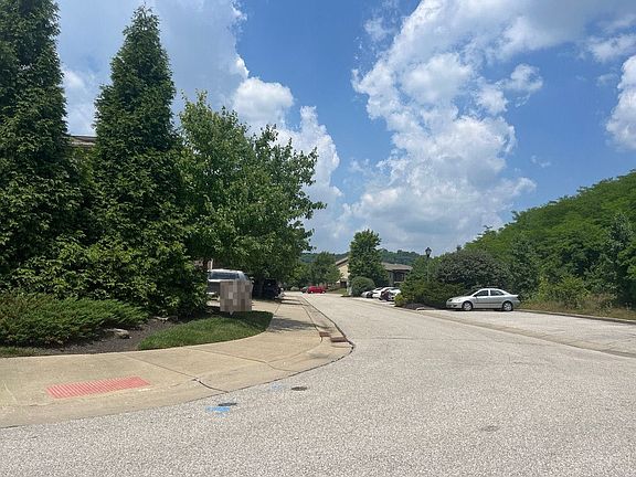 5th image of 2239 Rolling Hills Dr