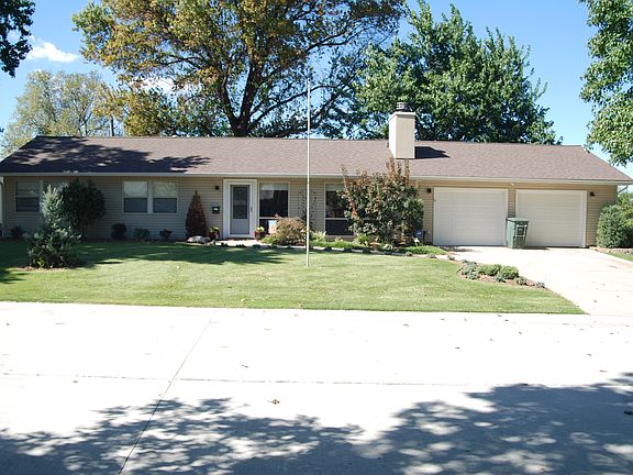 2nd image of 7833 Carlsbad Dr