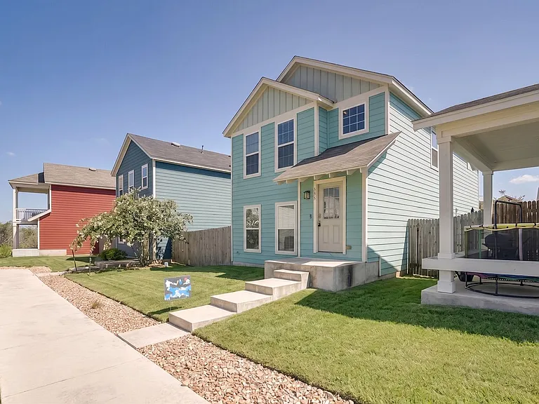 576 Ferrule Dr — Photo 2