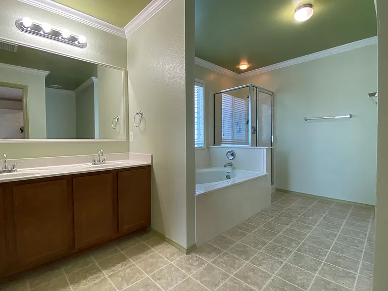 7940 Abbotts Pointe — Photo 16