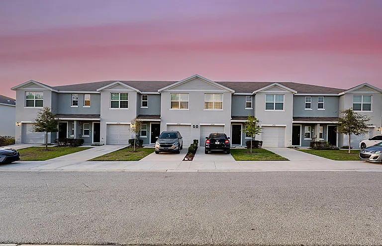 Crestview at Grove West Townhomes — Photo 33
