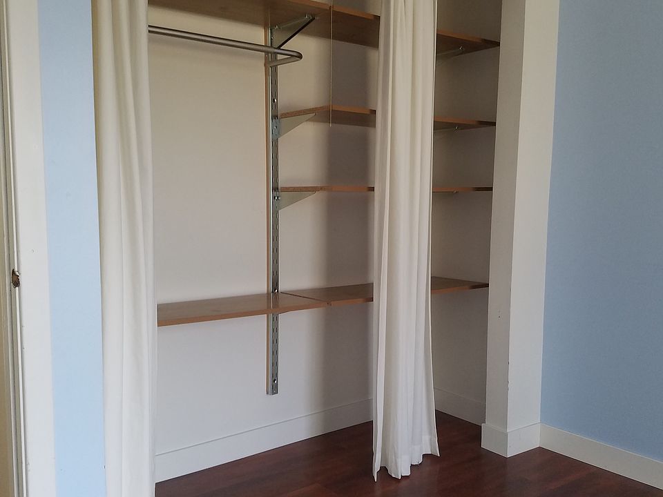 2nd bedroom closet