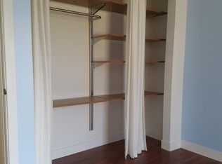 940 Surrey Dr APT 1A, Schaumburg, IL 60193