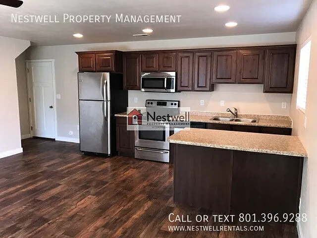 284 N 725 E — Photo 3