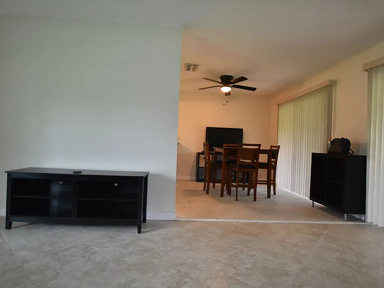 4825 Loretta Ln — Photo 4
