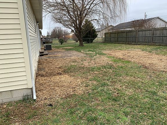 3rd image of 127 Waterford Ln