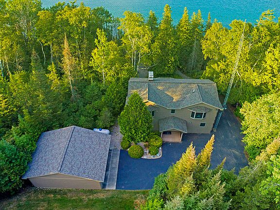 3rd image of 5561 Bay Shore Dr