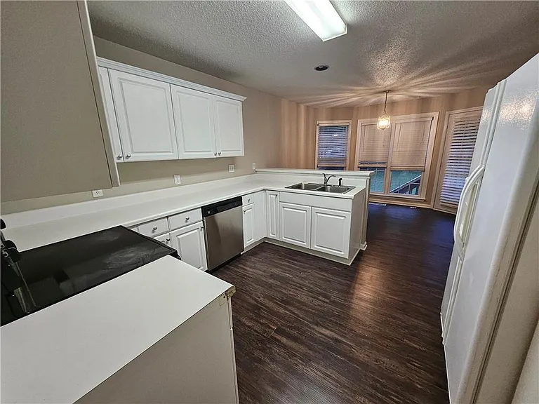 144 Hunters Trce — Photo 8