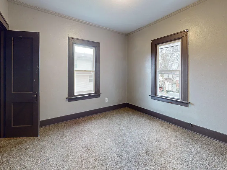 236 Watson St — Photo 32