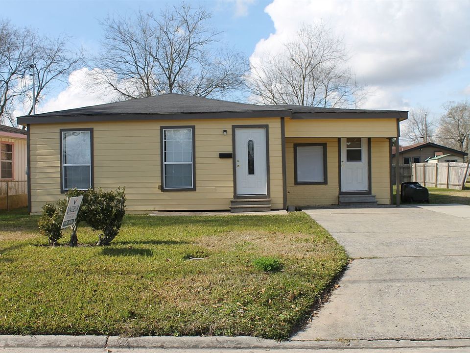 (1) 521 N. Booker Front