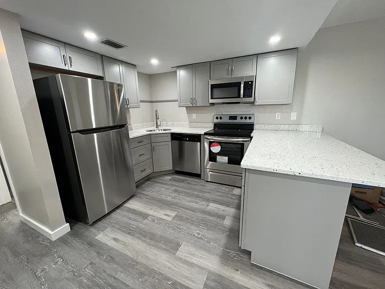 21260 Brinson Ave — Photo 5