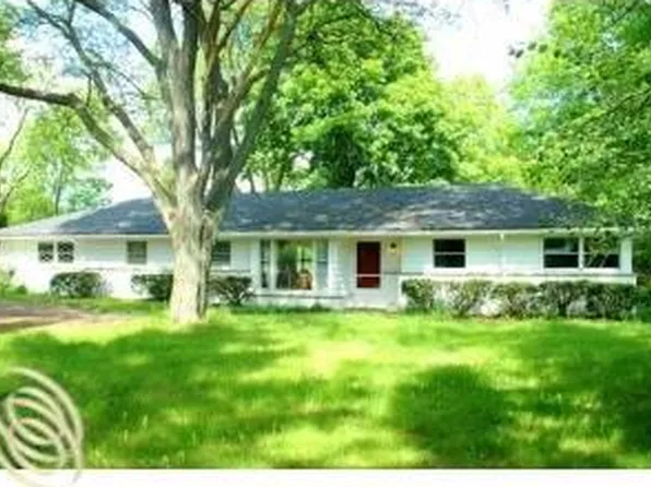 5335 Orchard Lake Rd, West Bloomfield, MI 48323