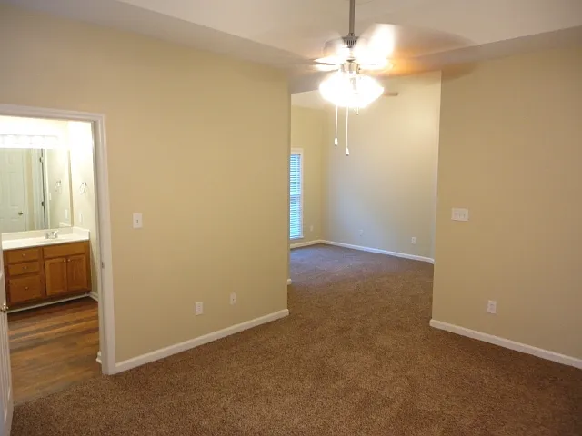 102 Selsey Dr — Photo 9