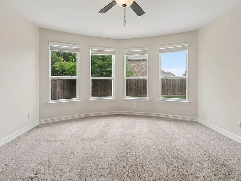 1549 Westborough Ln — Photo 11