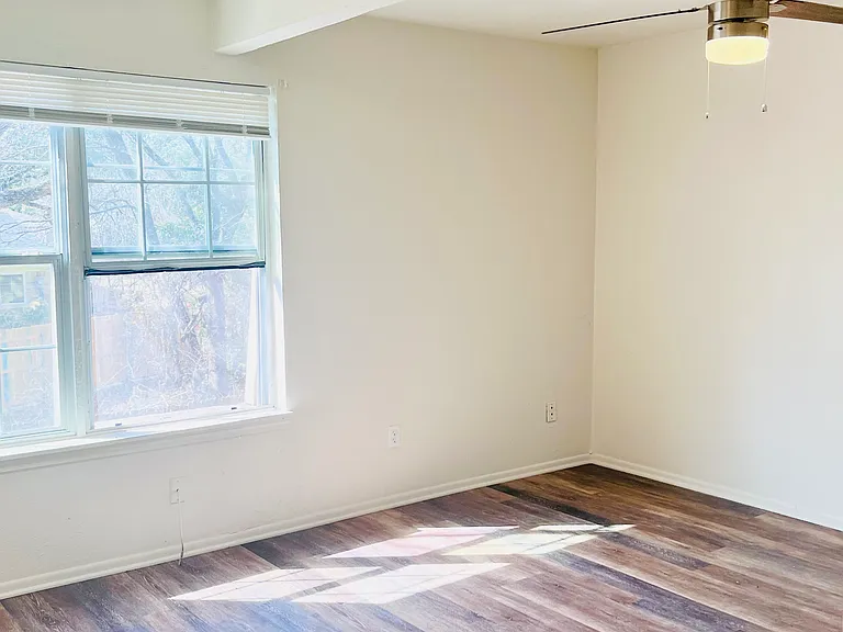 5429 Prince Dr — Photo 11