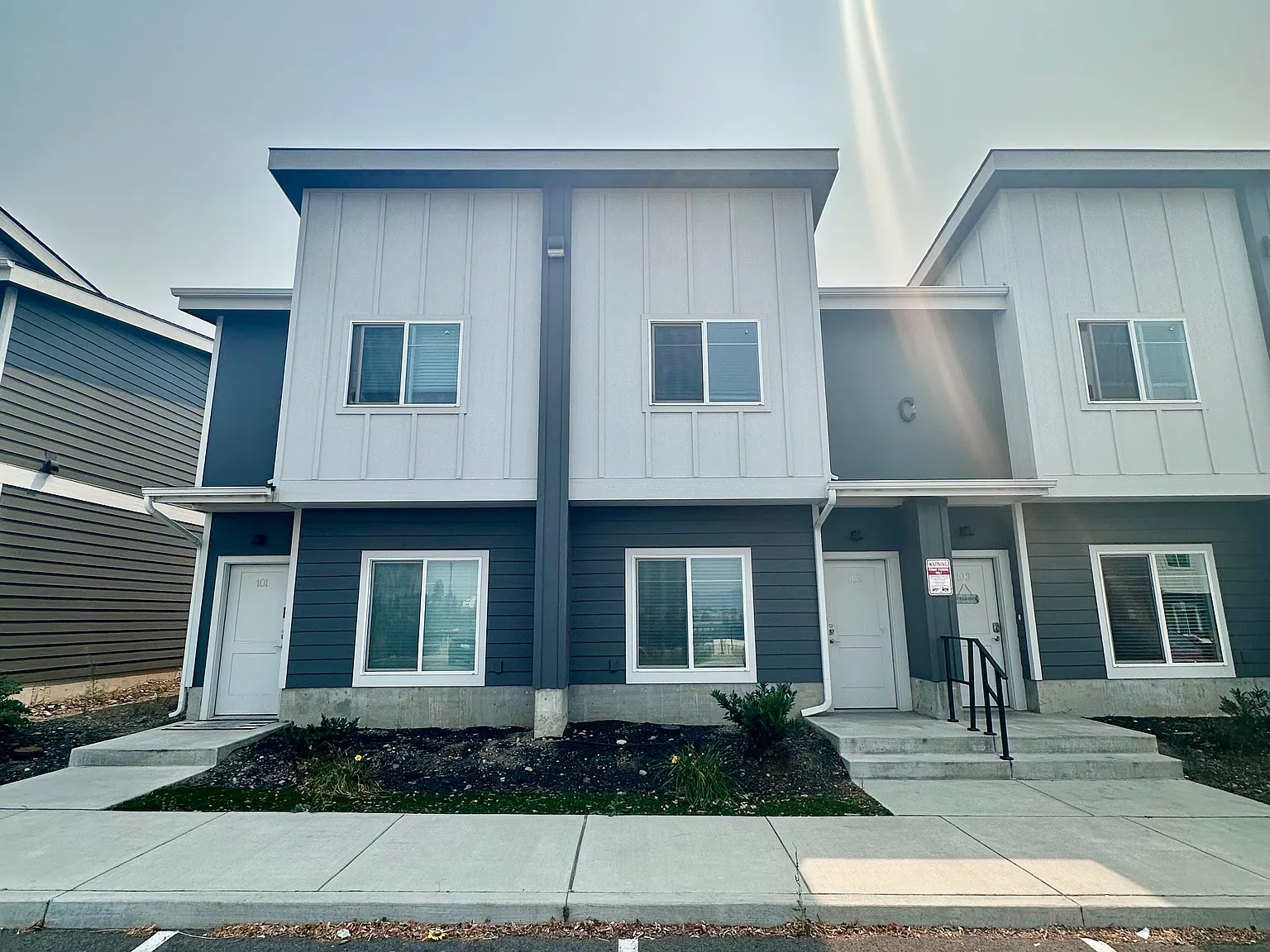 2 bed, 1.5 bath, 970 sqft, $1,695 — Photo 2