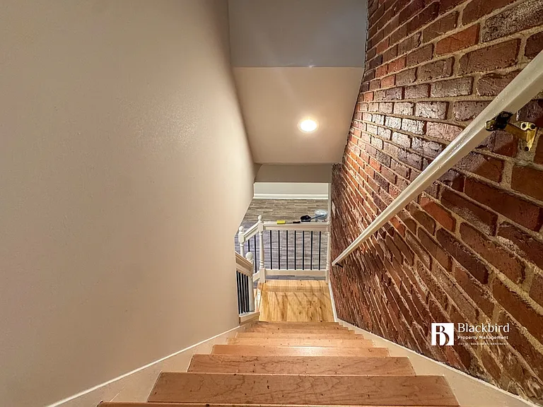 11901 Crestwood Ave S — Photo 17