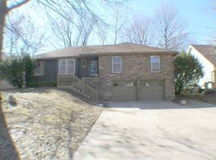1317 SW 22nd St, Blue Springs, MO 64015