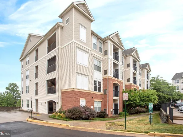 11326 Aristotle Dr #4-202, Fairfax, VA 22030