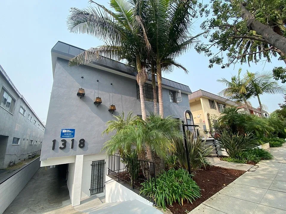 1318 Euclid St — Photo 1