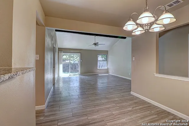 7731 Pipers Hl — Photo 10