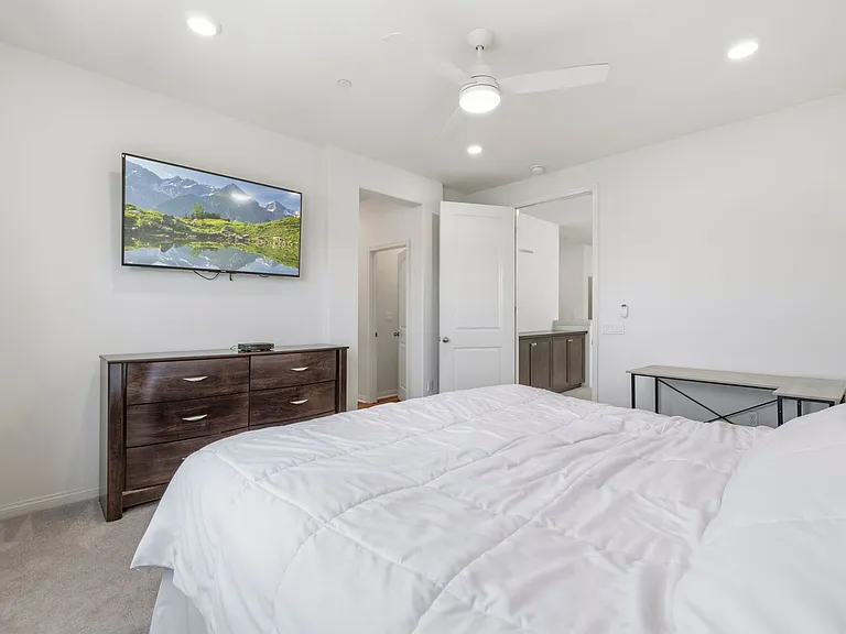22760 Harmony Dr — Photo 33
