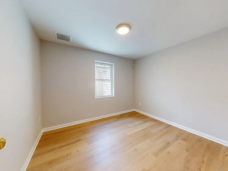 706 N Cleveland St — Photo 8