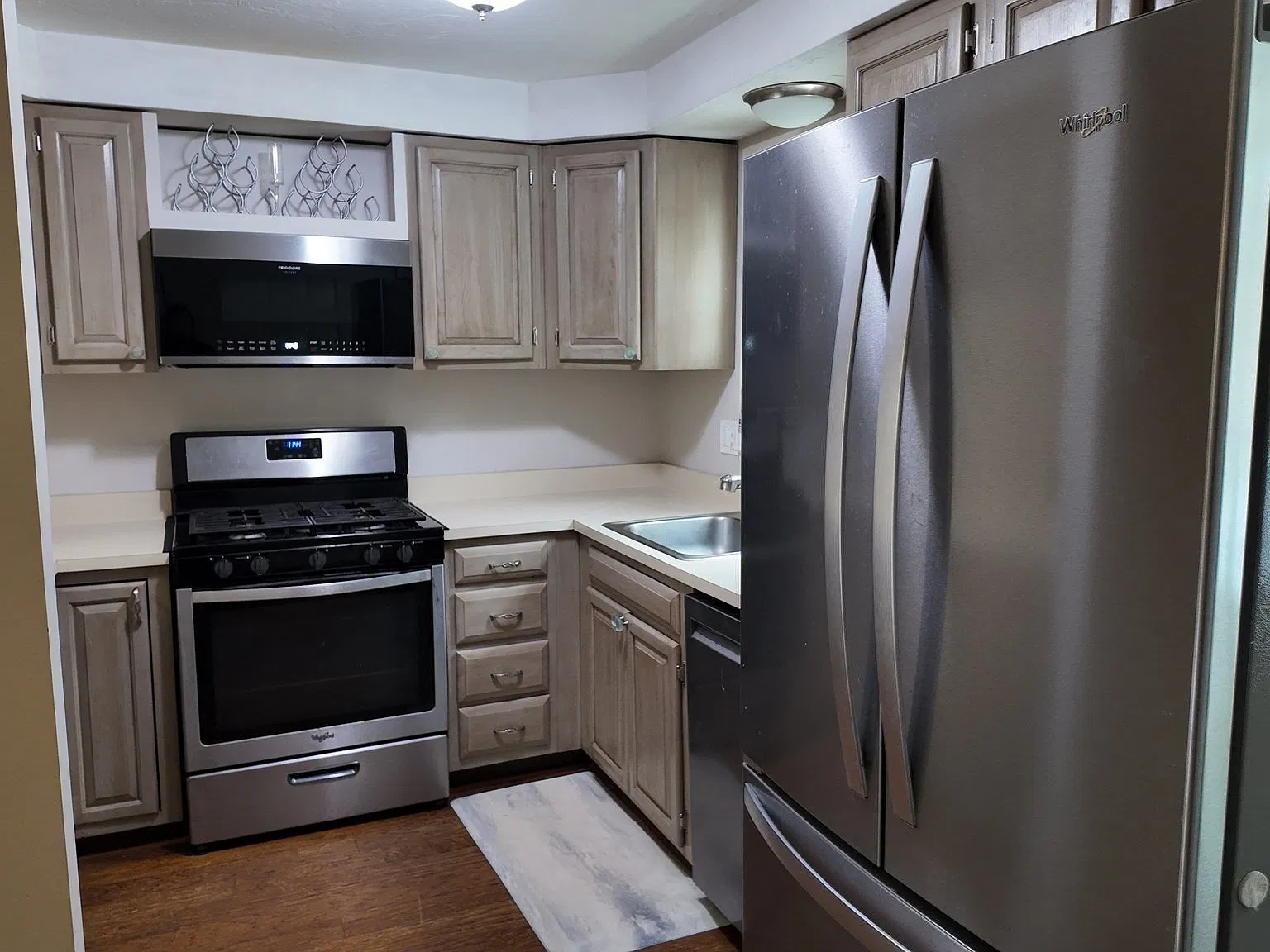 2 bed, 1.5 bath, 1382 sqft, $3,000 — Photo 4