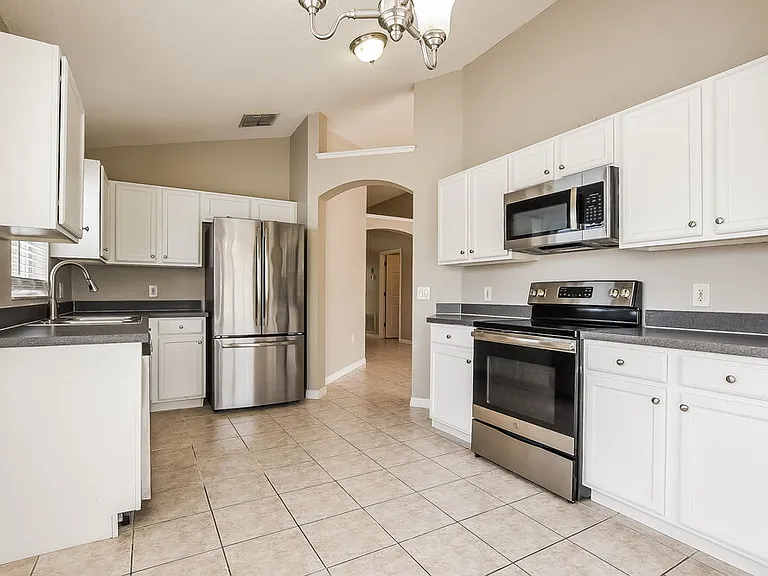 4616 Falcon Ave — Photo 6