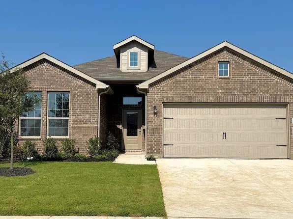 107 Goodnight Ct, Cleburne, TX 76033