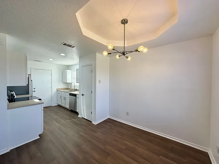 3102 Viewcrest Dr — Photo 8