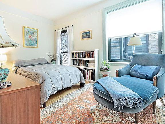 4th image of 875 W 181st St APT 5L