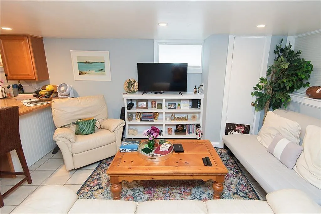 1 bed, 900 sqft, $1,750 — Photo 4