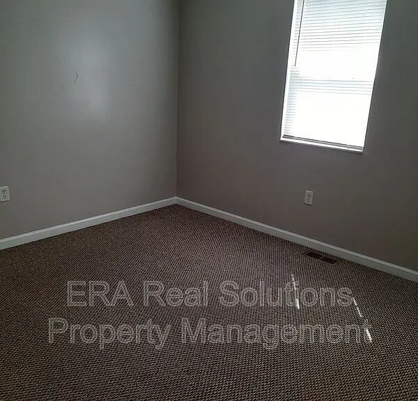 1060 N West St — Photo 13