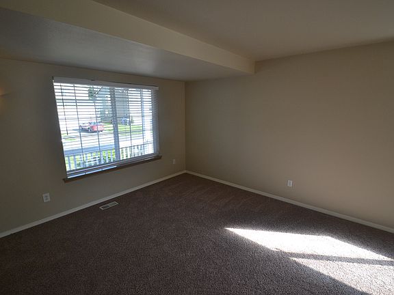 5th image of 13316 88th Avenue Ct E