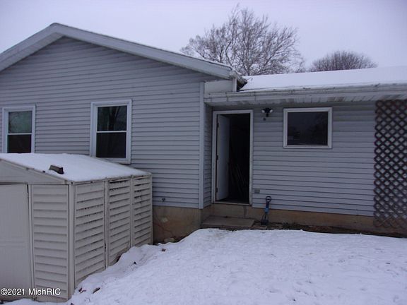 3rd image of 222 W Grant St