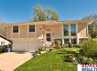 13125 Burdette Cir, Omaha, NE 68164