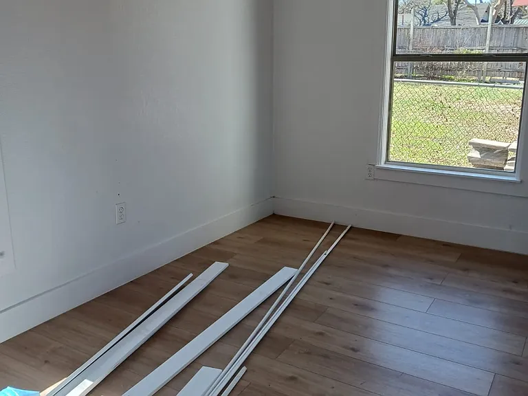 414 W Theo Ave — Photo 2