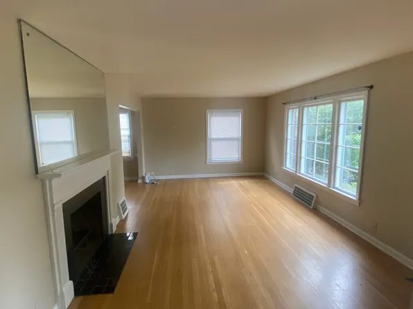 4218 Silsby Rd, University Heights, OH 44118