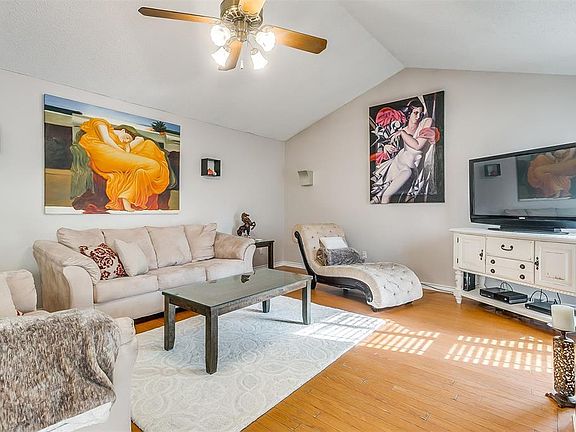3rd image of 4204 Oldfield Dr