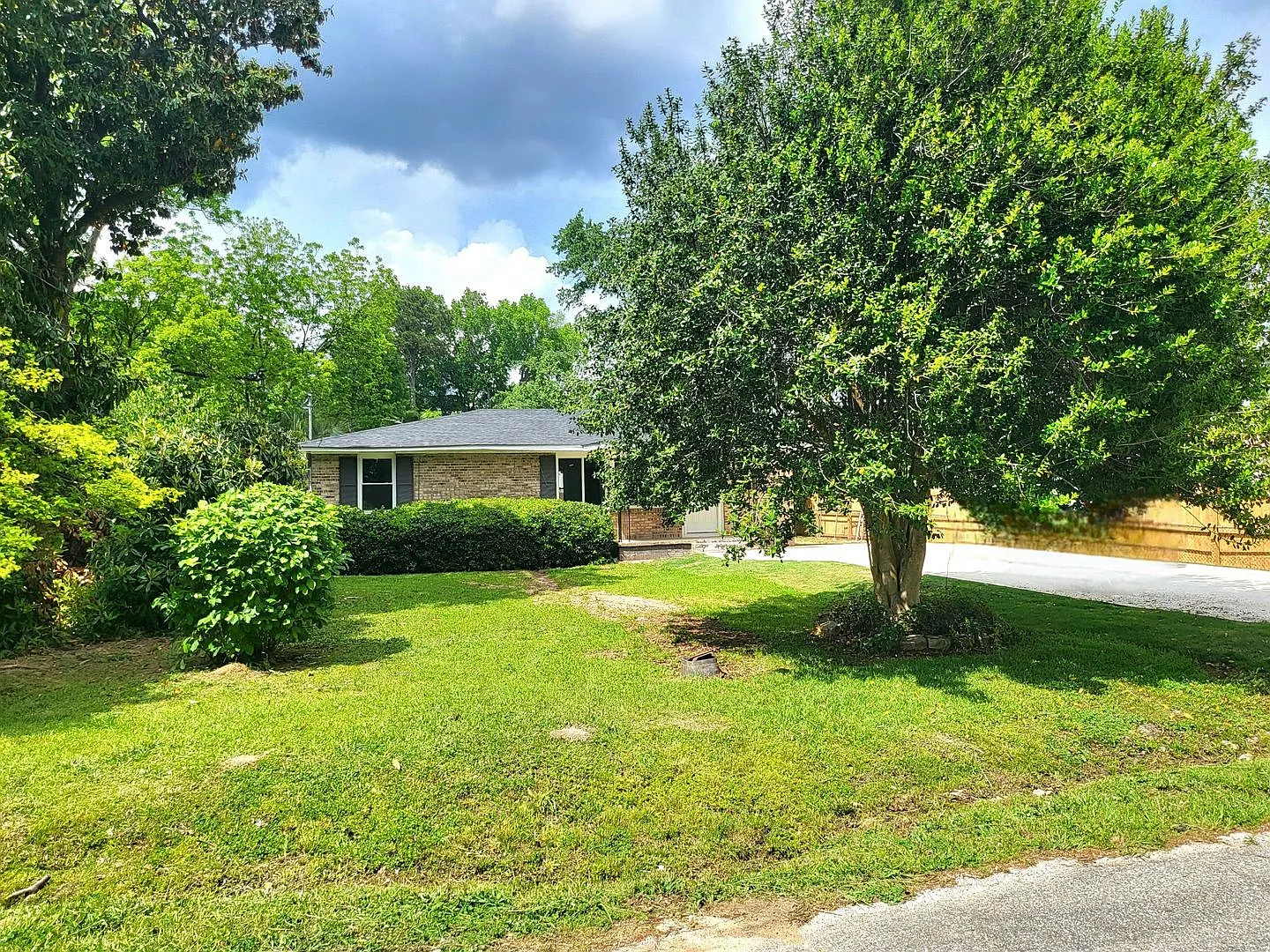 Charming Home in Columbus! — Photo 2